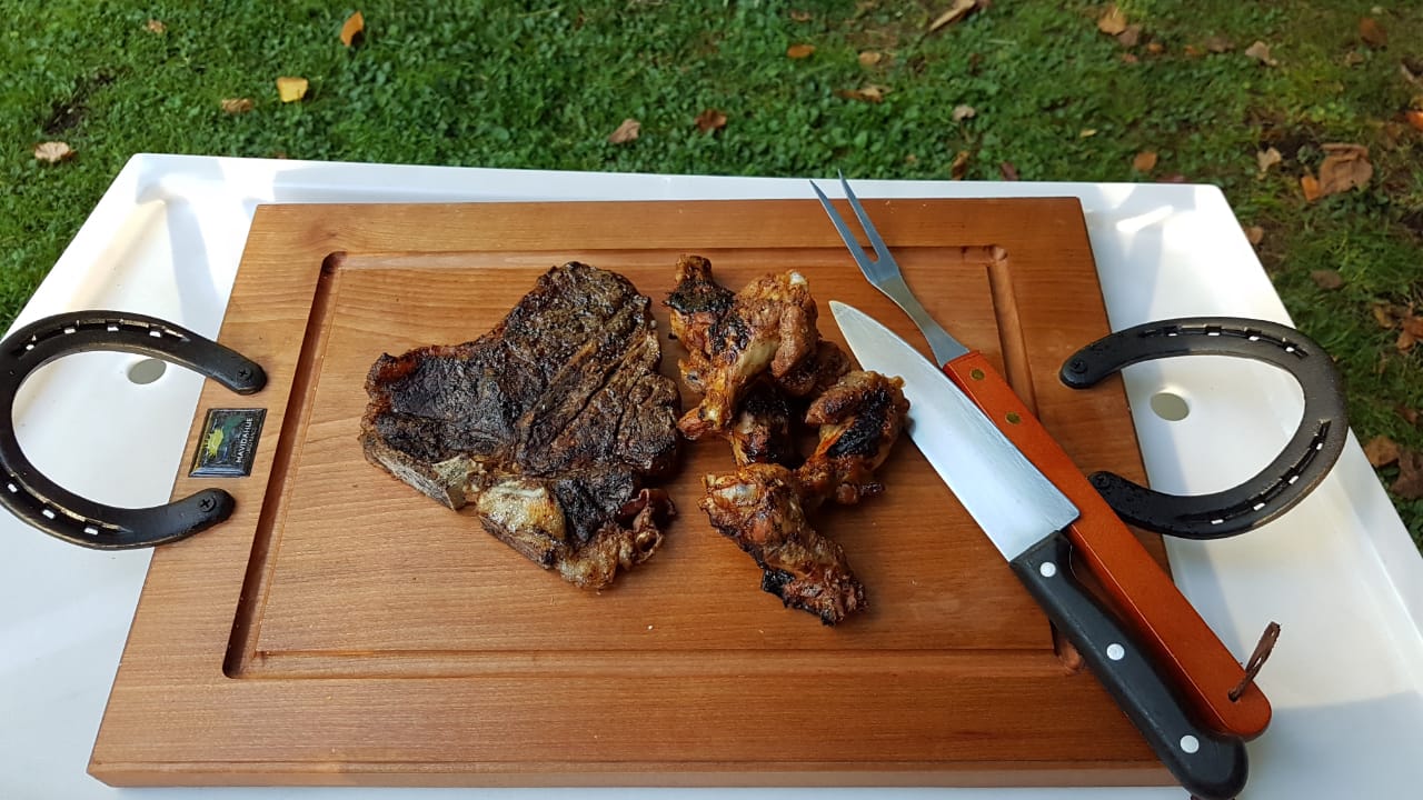 http://www.mavidahue.cl/wp-content/uploads/2021/05/Tablas-para-asado-con-mango-de-herraduras.jpeg